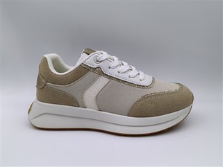 รองเท้าผ้าใบกีฬาผู้หญิง